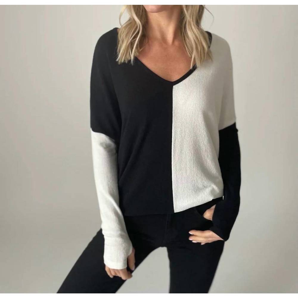 Colorblock V-Neck Long Sleeve Tee - Black & White